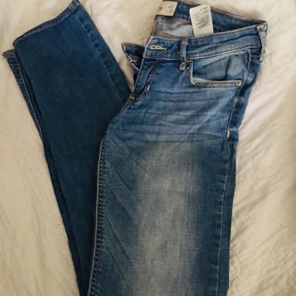 Size 5L Hollister Jeans